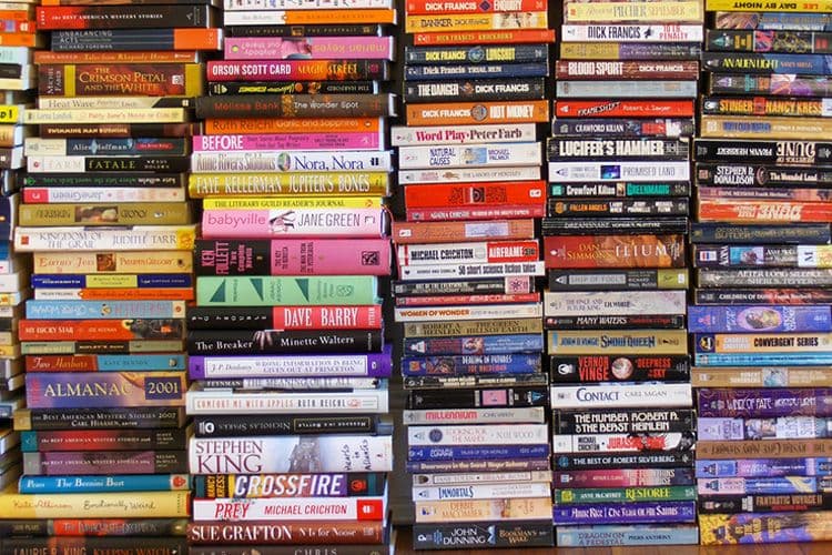 Books By kilo!! मग वाट कसली बघताय लेको ?... ”टूट पडोsssss !!!”