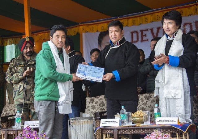 भारतातल्या या गावात सगळेच कसे काय करोडपती ??