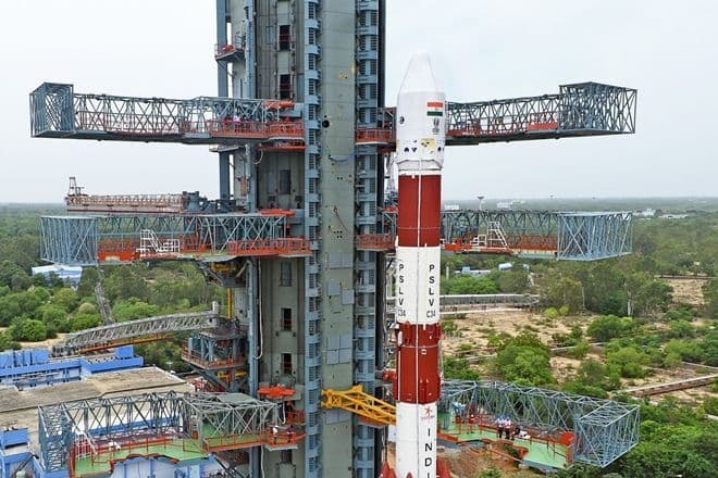 इस्रोच्या शिरपेचात आणखी एक मानाचा तुरा : पाहा कसे सोडले २० उपग्रह आकाशात