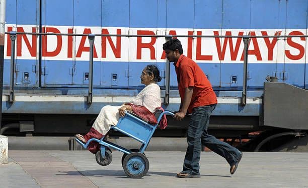 सोशल मिडिया नसलेल्या काळात एका कांद्याने वाचवला होता महिलेचा जीव ?? वाचा हा अज्ञात किस्सा !!