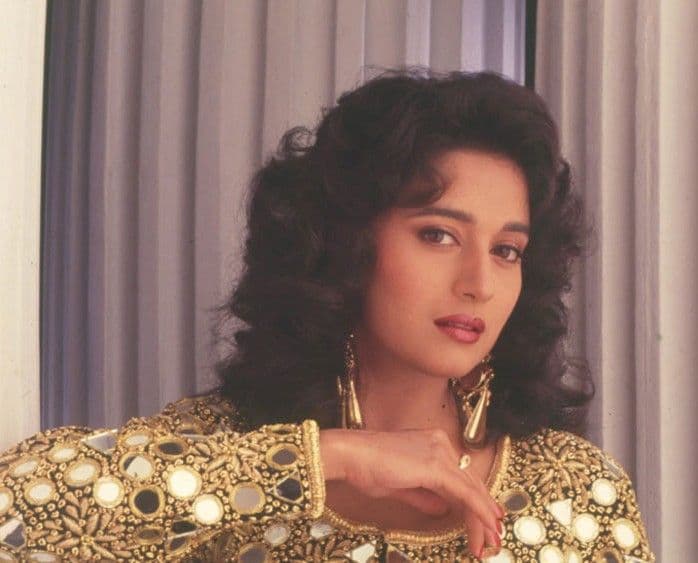 माधुरी दिक्षितच्या फोटोशूटचे हे किस्से तुम्हाला नक्कीच माहित नसतील. पैज आहे आपली!!