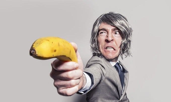 त्याने ‘केळं’ वापरून चक्क ८८ हजार रुपये लुटले? कुठे घडलाय हा अतरंगी प्रकार??