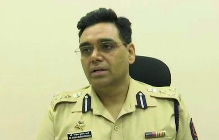 'तू फक्त हो म्हण, मी तुला आय.पी.एस. होऊन दाखवतो' म्हणणारा माणूस आज कुठे पोहोचलाय पाहा !!