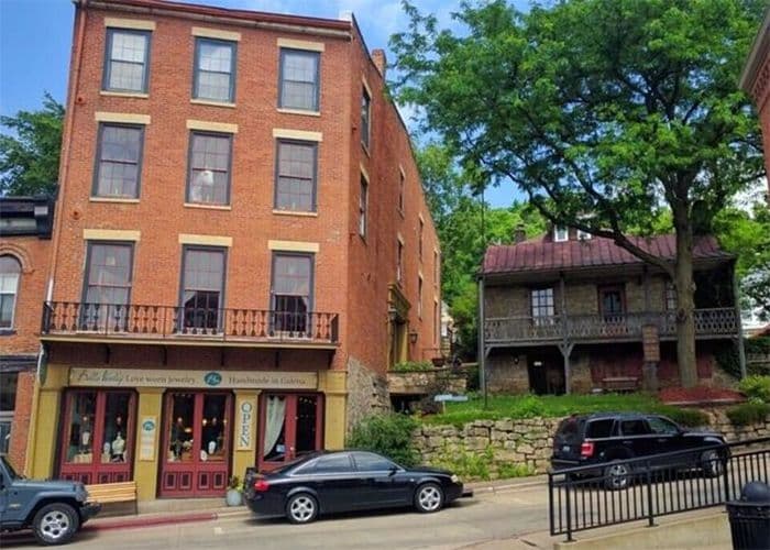 पाच सेकंदात या चित्रात लपलेला घोडा शोधा, फक्त 3% लोकच हे करू शकतात