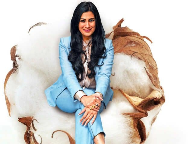 ५५००कोटींची उलाढाल करत भारतीय कापड उद्योगाला जगभरात पोचवणाऱ्या बाईंची गोष्ट!! कोणती कंपनी आहे ही?