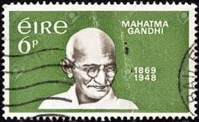 1. ज्या इंग्रजांविरुद्ध गांधीजींनी स्वातंत्र्यासाठी लढा दिला त्याच इंग्रजांनी गांधीजींच्या मृत्यूनंतर 21 वर्षांनी इंग्लंडमध्ये त्यांच्या गौरवार्थ पोस्ट तिकीट सुरु केले.