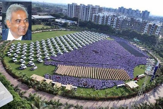 बोनस म्हणून कार आणि घर देणारा व्यापारी; बॉस असावा तर असा!!