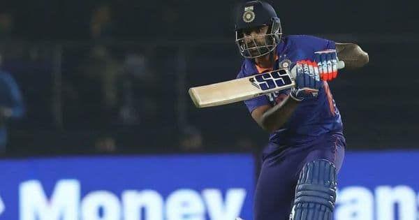  सर्वाधिक धावा करण्याच्या बाबतीत सूर्या ठरलाय नंबर १! विराट अन् रोहितलाही सोडलय मागे...