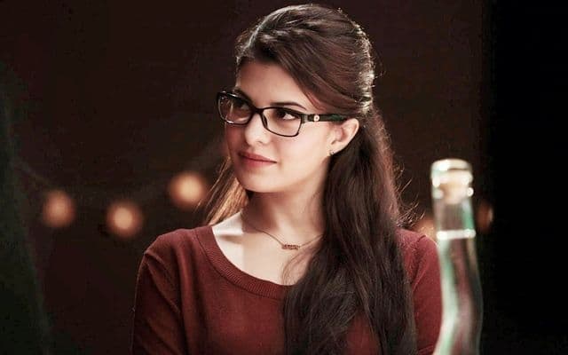 हे १२ त्रास फक्त चश्मिष माणसंच समजू शकतात!!!