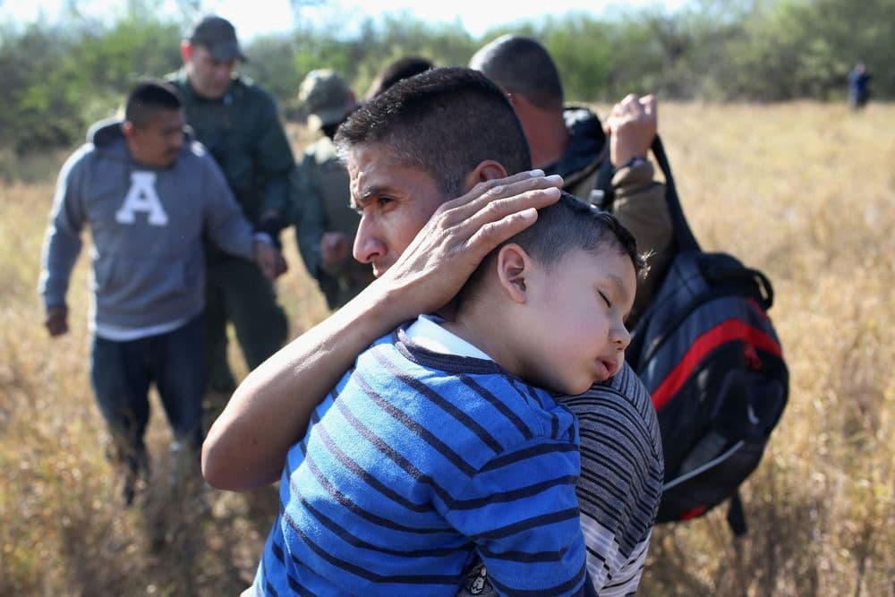 अमेरिकेने चक्क मेक्सिकन मुलांना अनाथआश्रमात डांबलं ?? काय आहे कारण ?