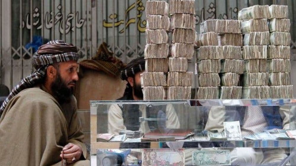 काळा पैसा इकडून तिकडे करणारा हवाला असा चालतो ??