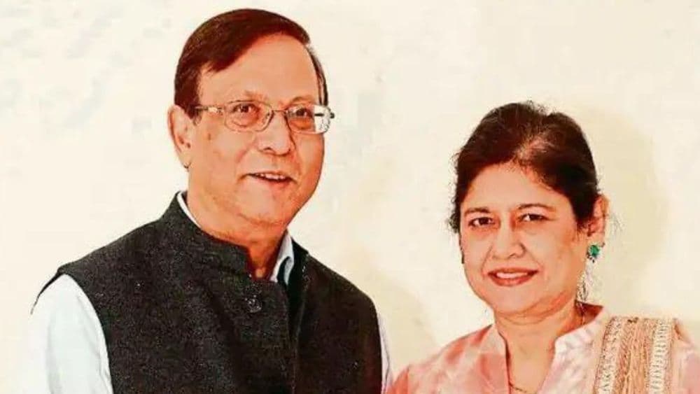 ७१ वर्षांचे राकेश आणि ६५ वर्षांच्या रश्मींची संपत्ती ४,४००कोटींनी वाढलीय. नक्की काय करतात हे दोघे? वाचा कंपनी आणि तिच्या प्रगतीची यशोगाथा!!