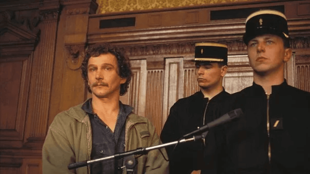 नवर्‍यासाठी वाट्टेल ते! त्याला तुरुंगातून पळवून नेण्यासाठी तिनं केली प्रचंड धाडस!!