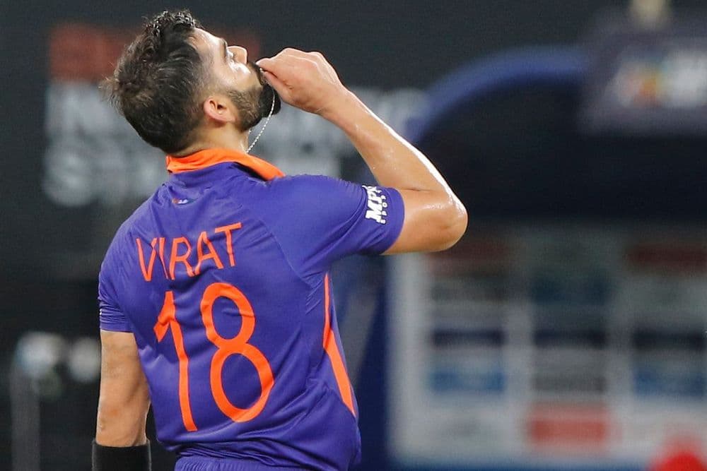 विराट कोहलीच्या शतकानंतर या ३ दिग्गजांची बोलती झाली बंद! एकाने तर संघाबाहेर करण्याचा दिला होता सल्ला..