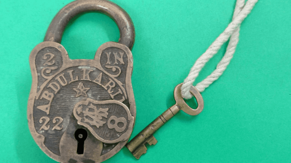 कुलूप-किल्लीची जोडी चालते तरी कशी? वाचा इथेच..