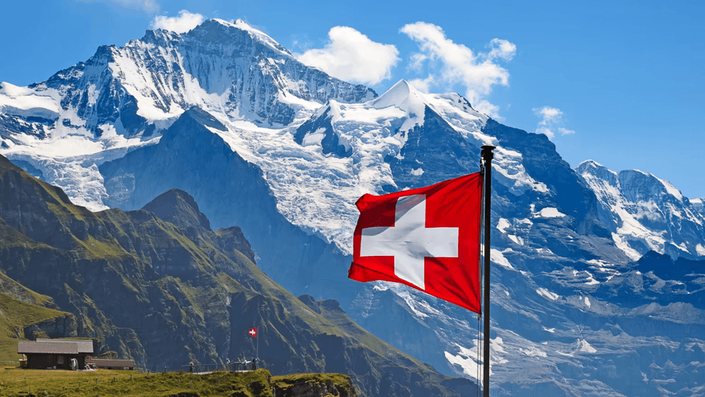 स्वित्झर्लंड जगातला सर्वोत्तम लोकशाही सरकाराचा नमुना का समजला जातो ?