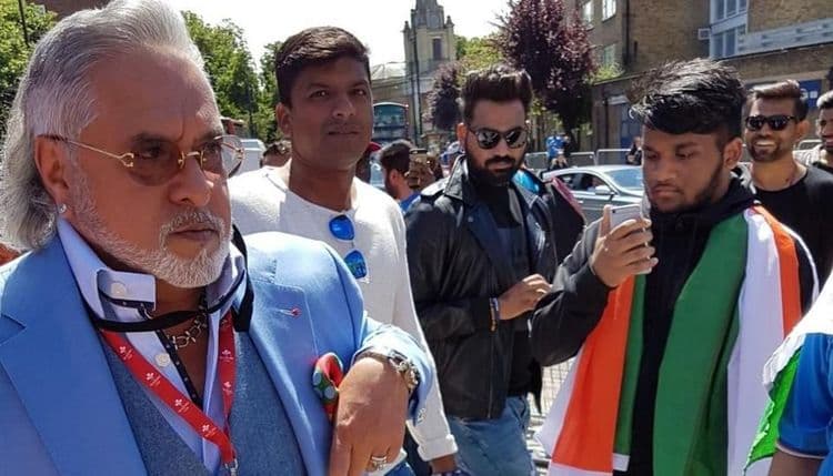 ‘चोर, चोर, चोर’...विजय मल्याला बघून ओरडली पब्लिक....बघा हा व्हिडीओ !!!