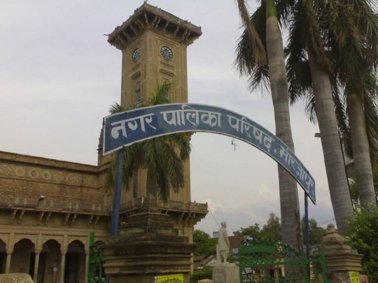 ७. घंटा घर, मिर्झापूर