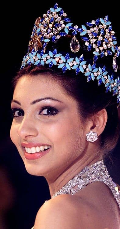 ४. युक्ता मूखी – १९९९