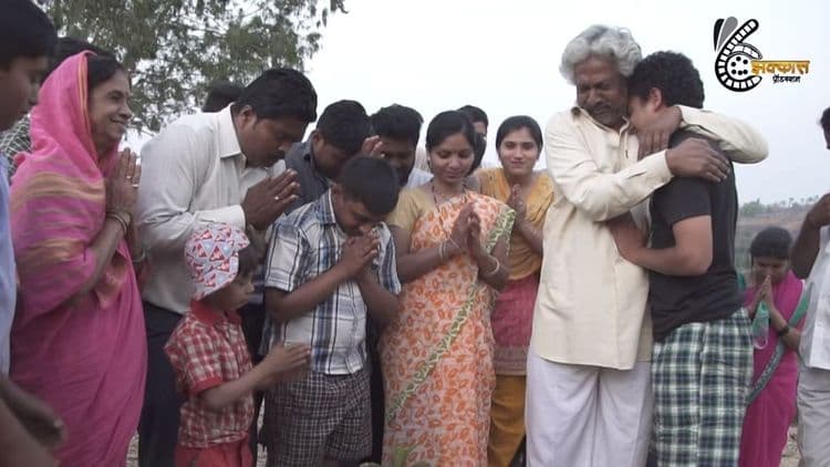 अस्सल गावरान तडका आणि सातारी ठसका घेऊन आलीय झक्कास प्रॉडक्शनची वेबसीरीज- 'गांव लई झ्याक'!!