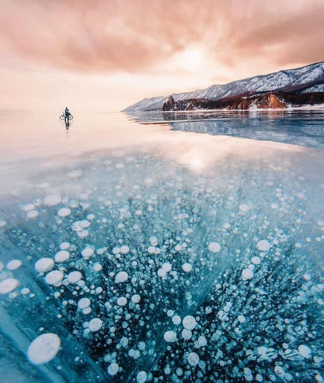 ९. ऐतिहासिक चिनी पुस्तकांमध्ये बैकालचा उल्लेख ‘उत्तरी समुद्र’ असा आढळतो. 
