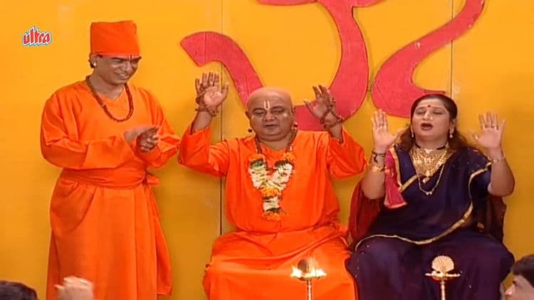 ही २ नाटकं सांगतात लोक भोंदूबाबांना कसे फसतात ते !!