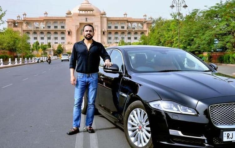 एका नंबर प्लेटसाठी त्याने मोजले तब्बल १६ लाख ? बघा बरं कोणता नंबर आहे हा !!