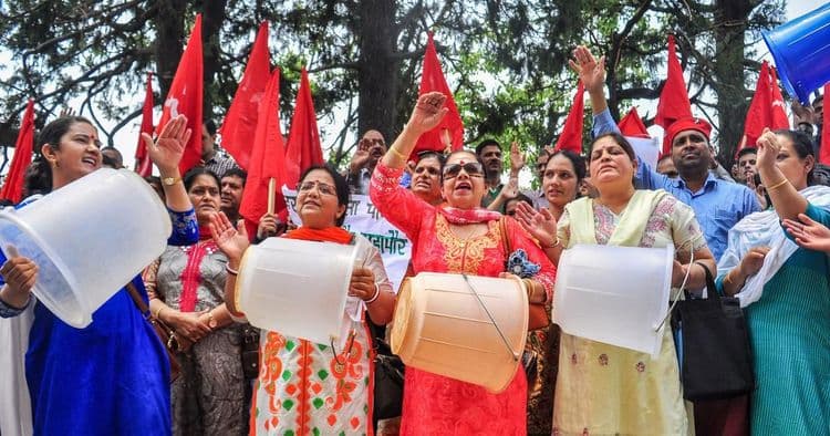 शिमलाकर पर्यटकांना शिमल्यात येऊ नका म्हणून विनंती का करत आहेत ?