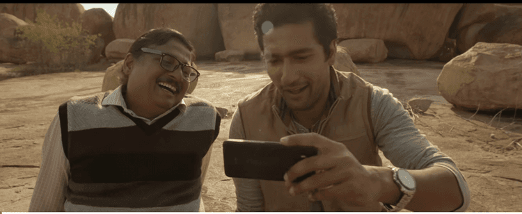 गुगलची नवी अफलातून जाहिरात: द हिरो. तुम्हाला काय वाटतं, नंदू माधवही गब्बरसिंग म्हणून तितकेच शोभले असते?