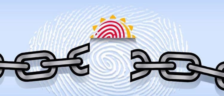 आधारकार्ड लिंक करणं शिकलात ? आता डी-लिंक करणं शिकून घ्या भाऊ...आधारकार्ड  क्रमांक परत घेण्यासाठी हे करा !!