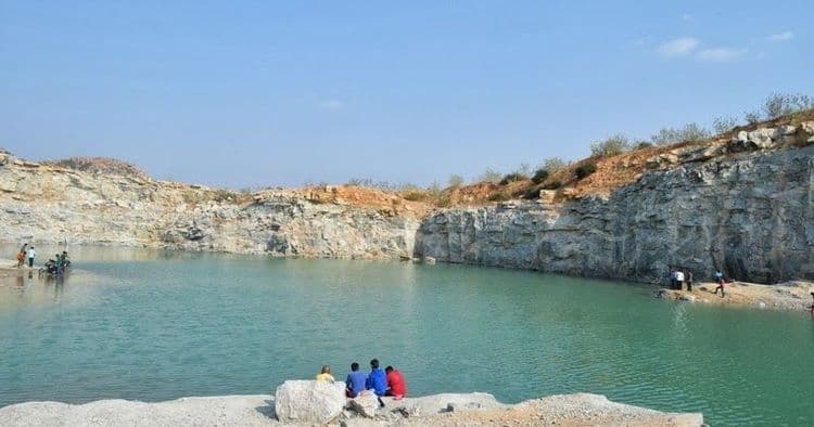 कधी जावं ?