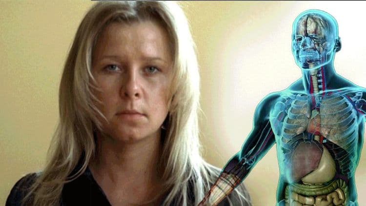 डोळ्यात एक्स-रे आहे असा दावा करणारी मुलगी....तिने सांगितलेल्या गोष्टी किती खऱ्या होत्या ??