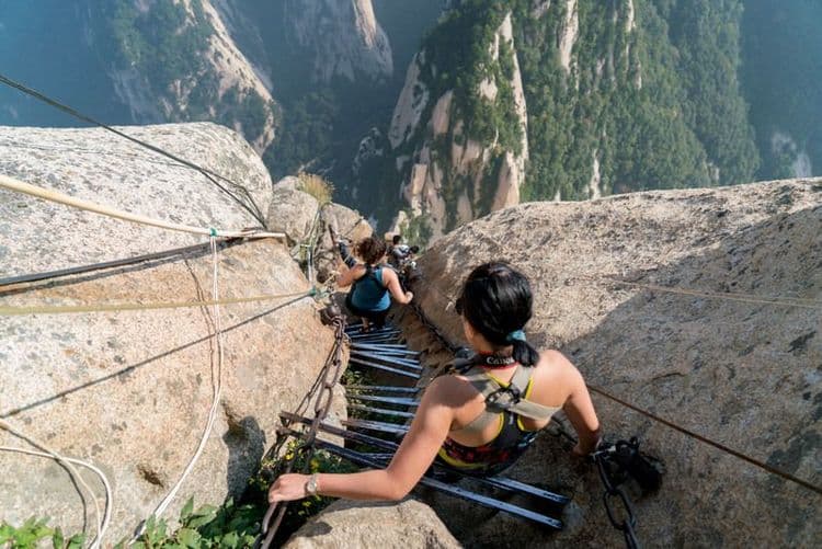 ७००० फुटांवरचा चहा....या ठिकाणचा चहा पिण्यासाठी चक्क ट्रेकिंग करावी लागते !!