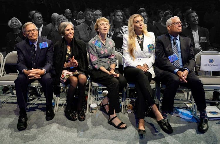 मिनिटाला ५० लाख, एका तासात २८ कोटी आणि एका दिवसात ७११ कोटी...कोण छापतोय एवढा पैसा ??