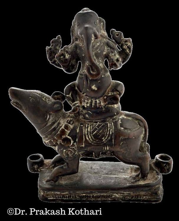 ८. मूषकारूढ गणपती