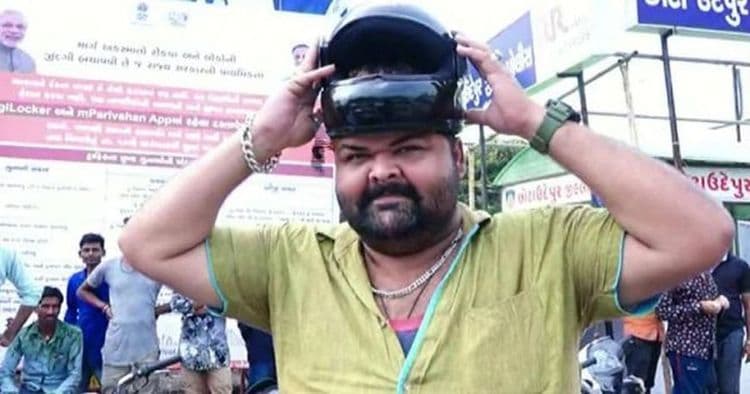 ट्रॅफिक नियम मोडूनही त्याला पोलिसांनी सोडून का दिलं ? कारण फारच भन्नाट आहे राव !!
