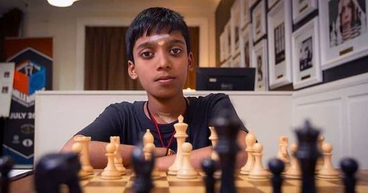 अवघ्या १४ वर्षांच्या बुद्धिबळपटूने दुसऱ्यांदा भारताची मान उंचावली...कोणती कामगिरी केली आहे पाहा !!