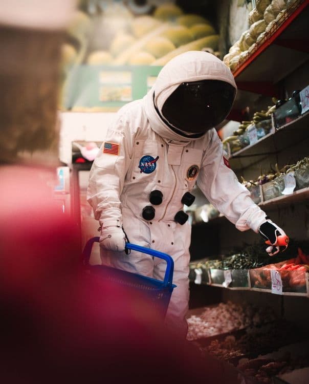 इशान हे का करतो ?