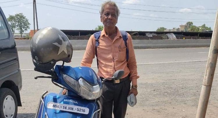 ७७ वर्षांचे आजोबा, ऍक्टिवा, २०,००० किलोमीटर प्रवास आणि ४८ तीर्थक्षेत्रांना भेट!! आणखी कुठे कुठे फिरून आलेत हे आजोबा?