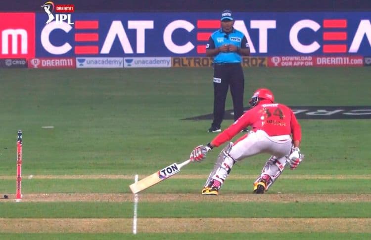 २) मैदानावरील शॉर्ट रन