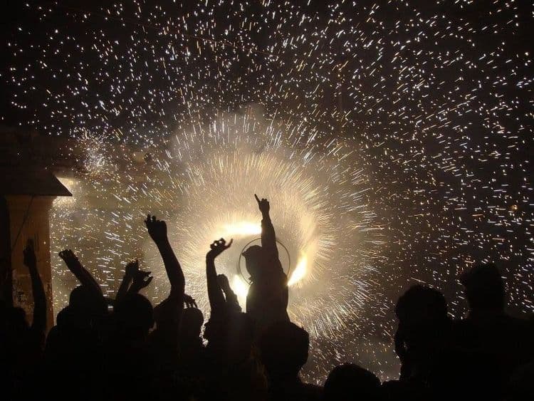 दसरा विशेष: सांगली जिल्ह्यातल्या कवठे एकंदची आतषबाजी..