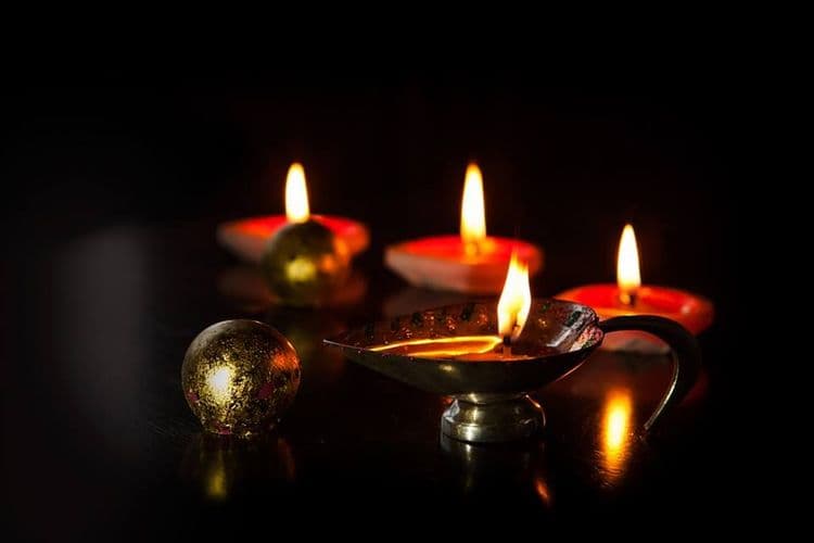 दिवाळीत सोन्याचांदीचा फराळ !!!! २४ कॅरेट गोल्ड कँडी 