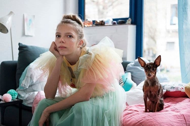 ४) फेली अँड पेपिटा वोन इहरेनफेल्ड - जर्मनीच्या या फोटोग्राफर्सनी जर्मनी, सिंगापूर, स्वित्झर्लंड येथील लॉकडाऊन थॉट्स या सिरीजसाठी