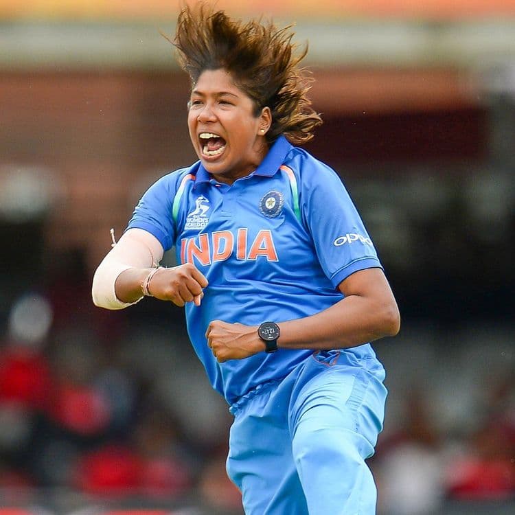 कौतुकास्पद!! झुलन गोस्वामीने रचला इतिहास; असा कारनामा करणारी ठरली पहिलीच महिला क्रिकेटपटू