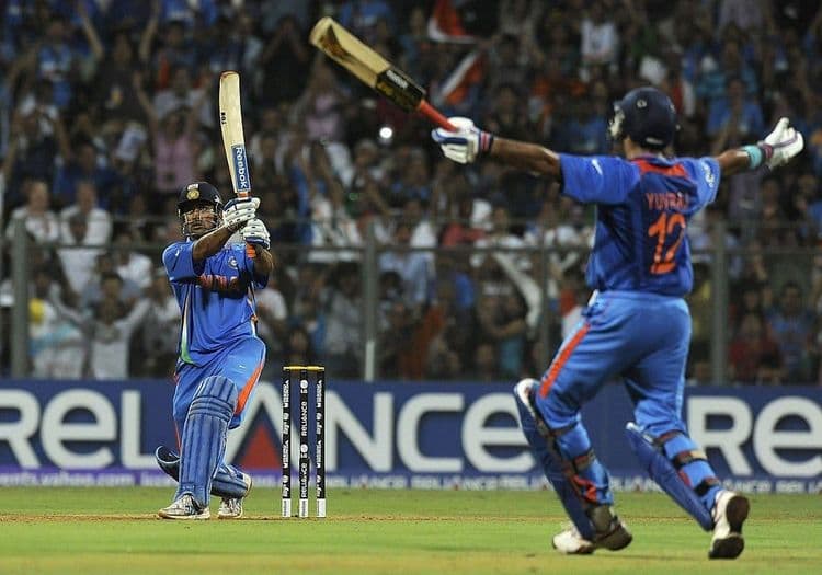 Ms Dhoni Birthday: पाहा एमएस धोनीच्या क्रिकेट कारकिर्दीतील काही अविस्मरणीय क्षण ; व्हिडिओ