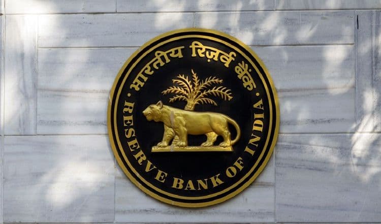 RBIने बँक लॉकरसाठी आणलेत नवे नियम. ग्राहकांच्या उपयोगाचे हे नियम जाणून घ्या..