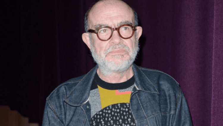 २) ख्रिस्चीयन लाक्रोईक्स