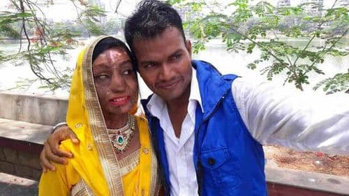 रॉन्ग नंबरने जुळवलं नातं : त्यानं केलं अॅसिड हल्ला झालेल्या तरूणीशी लग्न