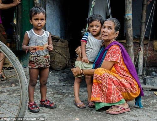नशिबाचा फेरा - ताजमहाल चे मालक राहतायत झोपडपट्टीत !!!