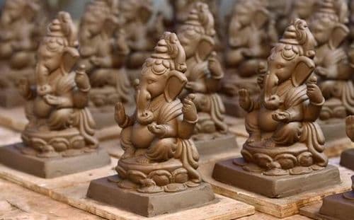 हे आहेत इको फ्रेंडली गणेश : यांचातला तुम्ही कोणता बसवणार? 